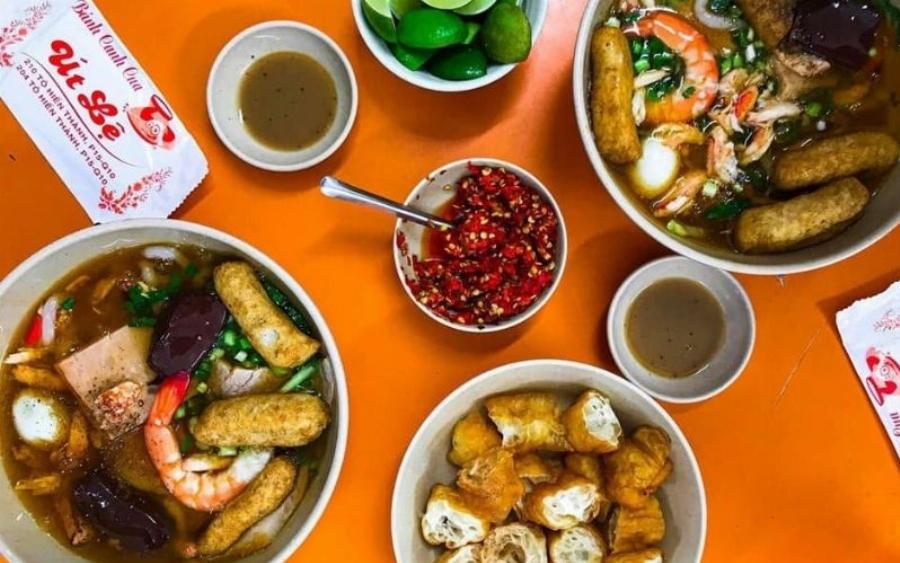 bánh canh ba thao quận 7 topping tôm thịt giò heo hấp dẫn