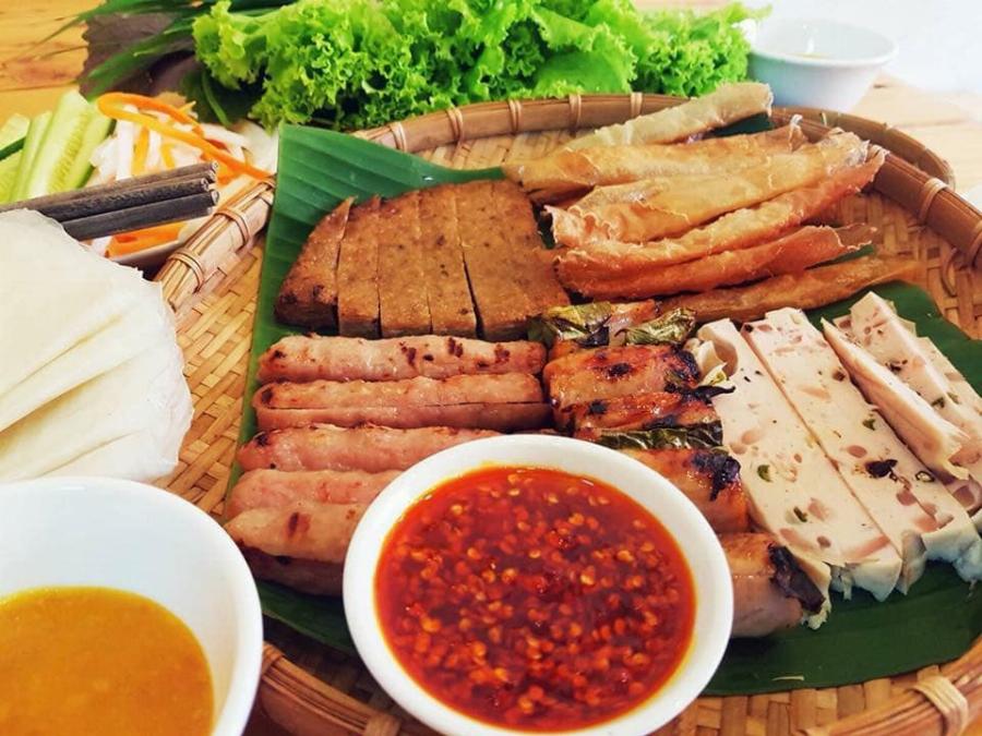 bánh canh cây quận 7 hương vị vỉa hè dân dã gần gũi