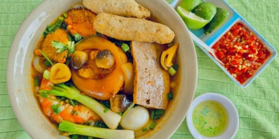 Không gian quán bánh canh cua Hương Trinh quận 7