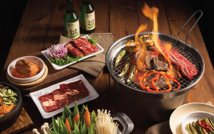 buffet gogi quận 7 nướng thịt trên bếp