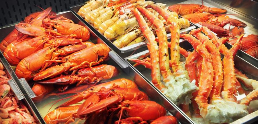 buffet poseidon quận 7 với hải sản tươi sống đa dạng tôm cua ghẹ