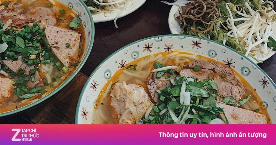 Tô bún bò Đông Ba Gia Hội quận 7 đầy đủ topping hấp dẫn