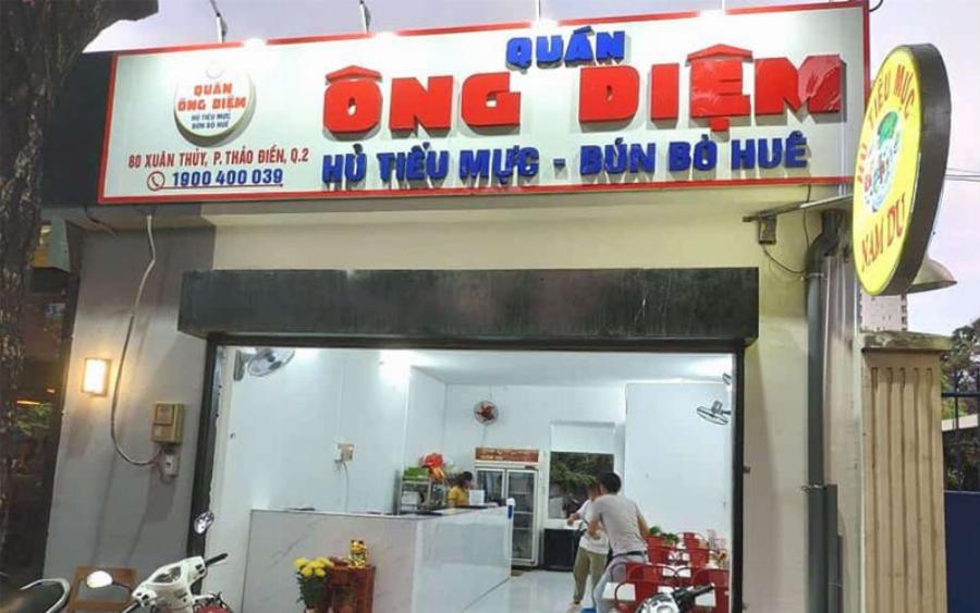 Bún bò Vỹ Dạ quận 7 với nước dùng trong veo, thơm ngon đậm đà