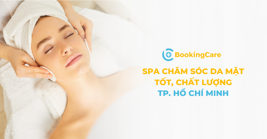 Bảng giá dịch vụ tham khảo được trình bày rõ ràng tại khu vực lễ tân Massage Hoàng My Quận 2