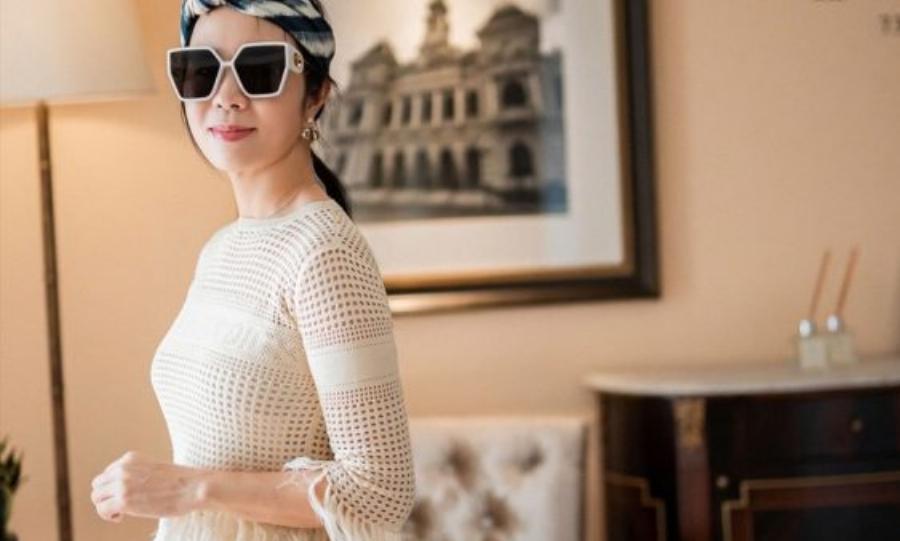 Cận cảnh bề mặt vải sợi tre (bamboo) của một sản phẩm áo Aristino, thể hiện sự mềm mại và thoáng khí, bán tại Aristino Vincom Quảng Ngãi