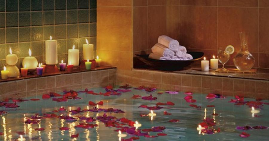 Kết hợp massage Hawaii thư giãn cùng xông hơi thảo dược tại spa