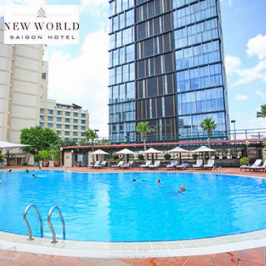 Khách hàng trải nghiệm dịch vụ massage thư giãn tại New World Quận 2