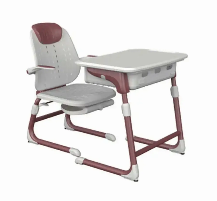 Không gian nội thất ấm cúng và sang trọng của nhà hàng Chang Vạn Hạnh Mall với bàn ghế gỗ, ánh sáng vàng và các chi tiết trang trí mang phong cách Thái hiện đại.