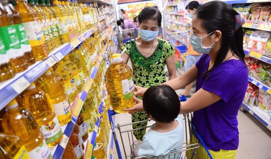 Hình ảnh các chương trình khuyến mãi đang diễn ra tại Co.opmart Chu Văn An, với các banner giảm giá và quà tặng hấp dẫn.