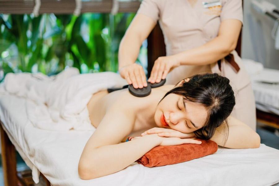 Kỹ thuật viên Massage Ozawa Quận 10 chuyên nghiệp, tận tâm