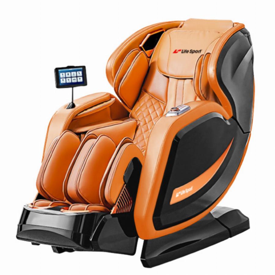 Hình ảnh cận cảnh bàn tay kỹ thuật viên đang thực hiện động tác massage chuyên nghiệp lên lưng khách hàng