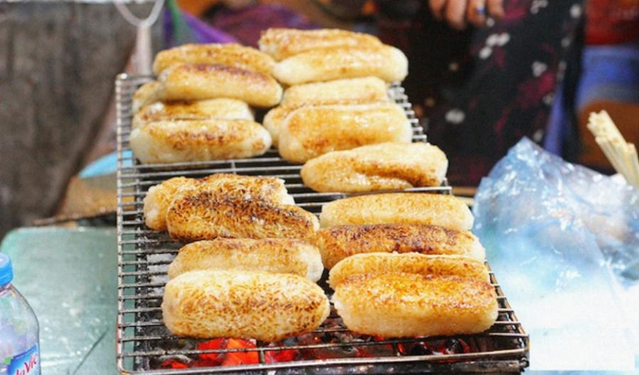 Ly trà đào Mixue tươi mát với miếng đào vàng ươm tại chi nhánh Vạn Hạnh Mall