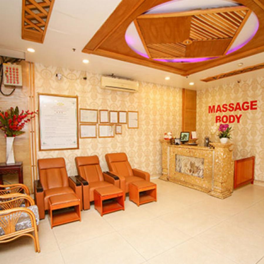 Massage boss quận 3 với đá nóng