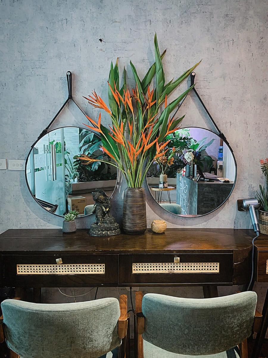 Liệu pháp massage chân kết hợp ngâm thảo dược thư giãn tại Asuka Bắc Giang