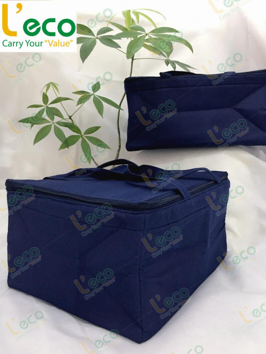 So sánh túi giữ nhiệt Mixue và túi giữ nhiệt thông thường về thiết kế, chất liệu và khả năng giữ nhiệt.