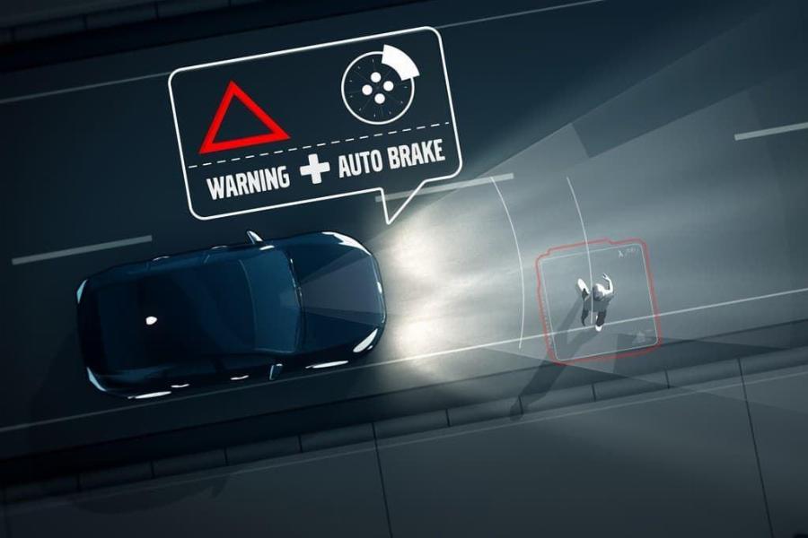 Minh họa công nghệ tương lai của Audi Pre Sense với nhiều cảm biến và kết nối V2X